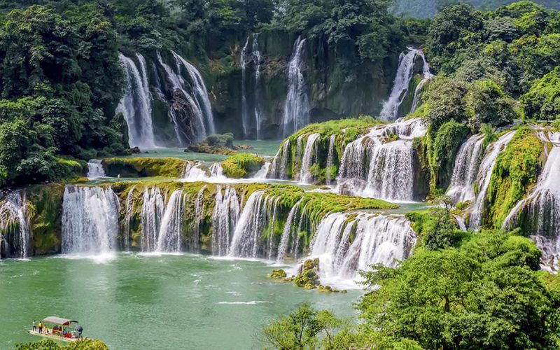 Mùa nào đẹp nhất để đi thác nước Hà Giang?