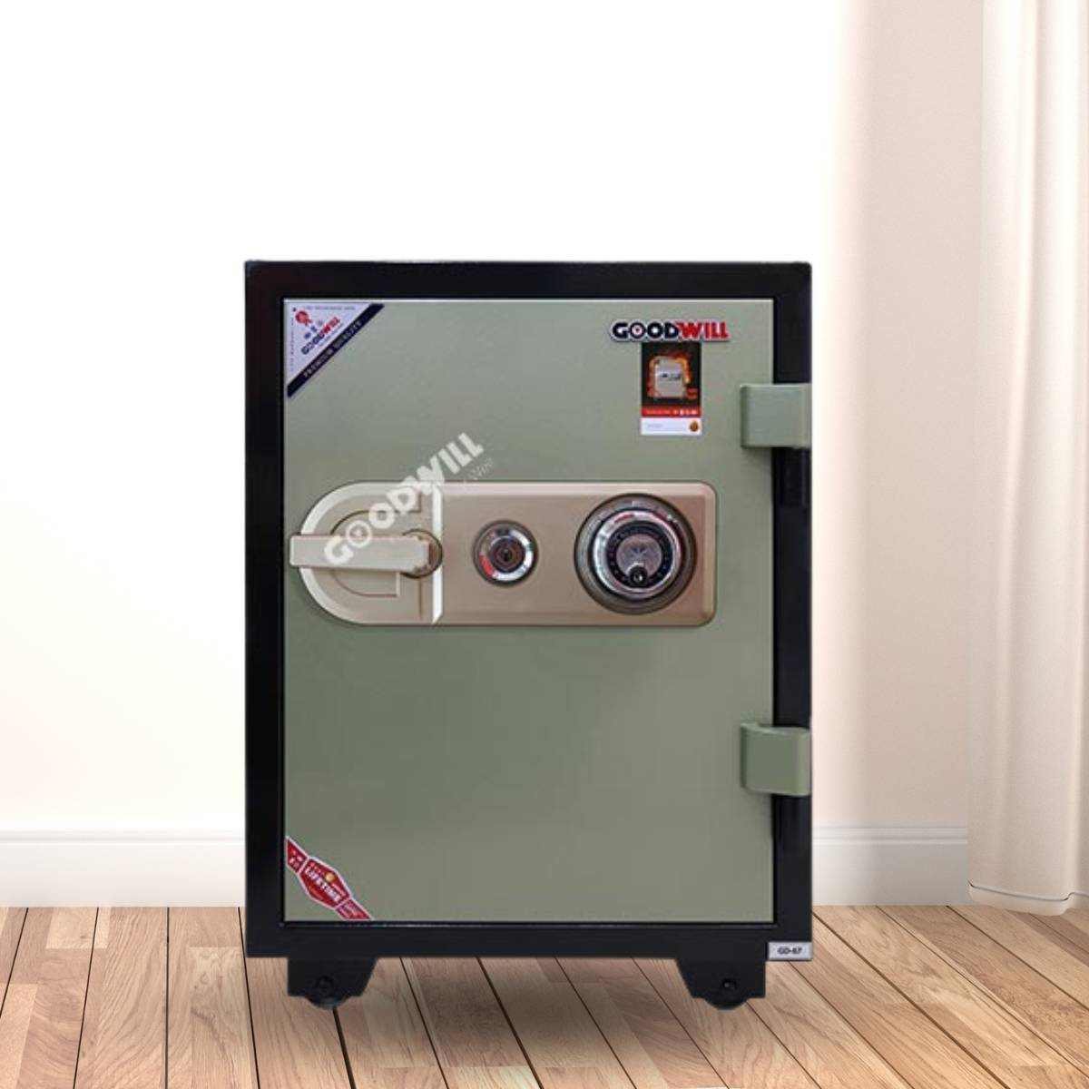 Dòng két sắt khóa cơ tại cửa hàng két sắt Goodwill