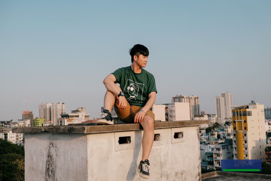 Vai trò của áo thun nam phong cách tối giản trong môi trường kỹ thuật